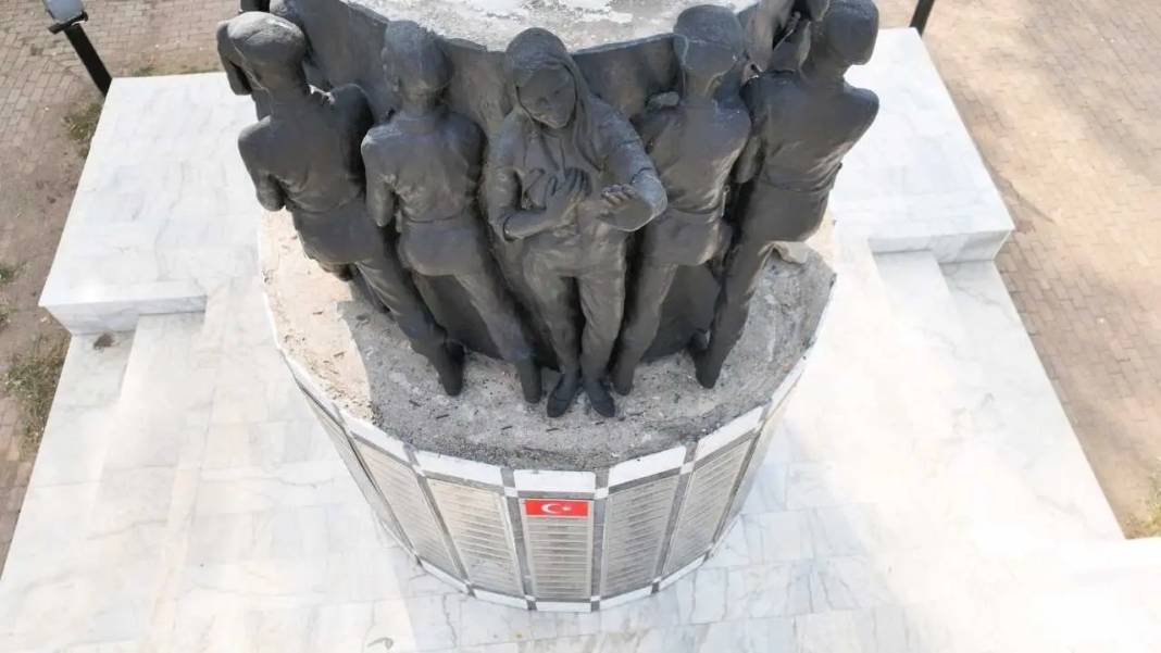 Cumhuriyet Dönemi Antalya Şehitleri Anıtı İçin Anlamlı Dokunuş! 6